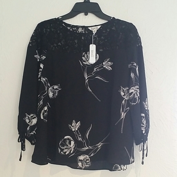 Black and White Blouse from Charming Charlie - Picture 1 of 6